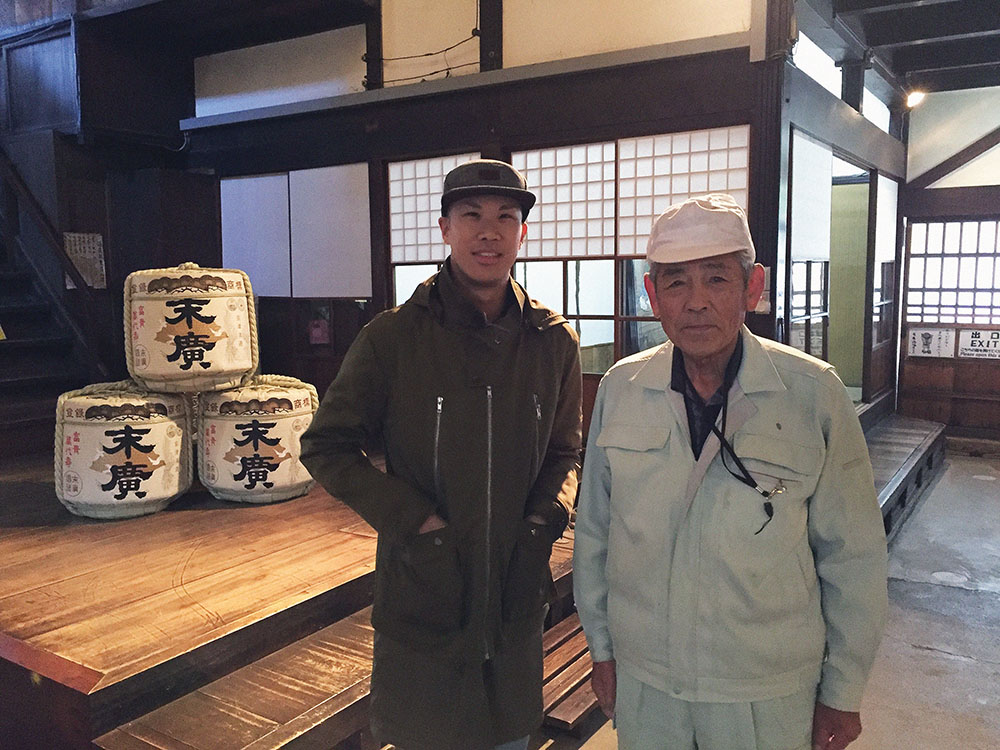 FUKUSHIMA_SG10_Writer_JPong_with_Suehiro_s_master_brewer_Juichi_Sato