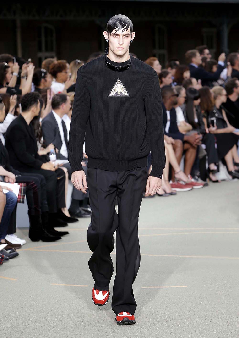 GIVENCHY_M17_8